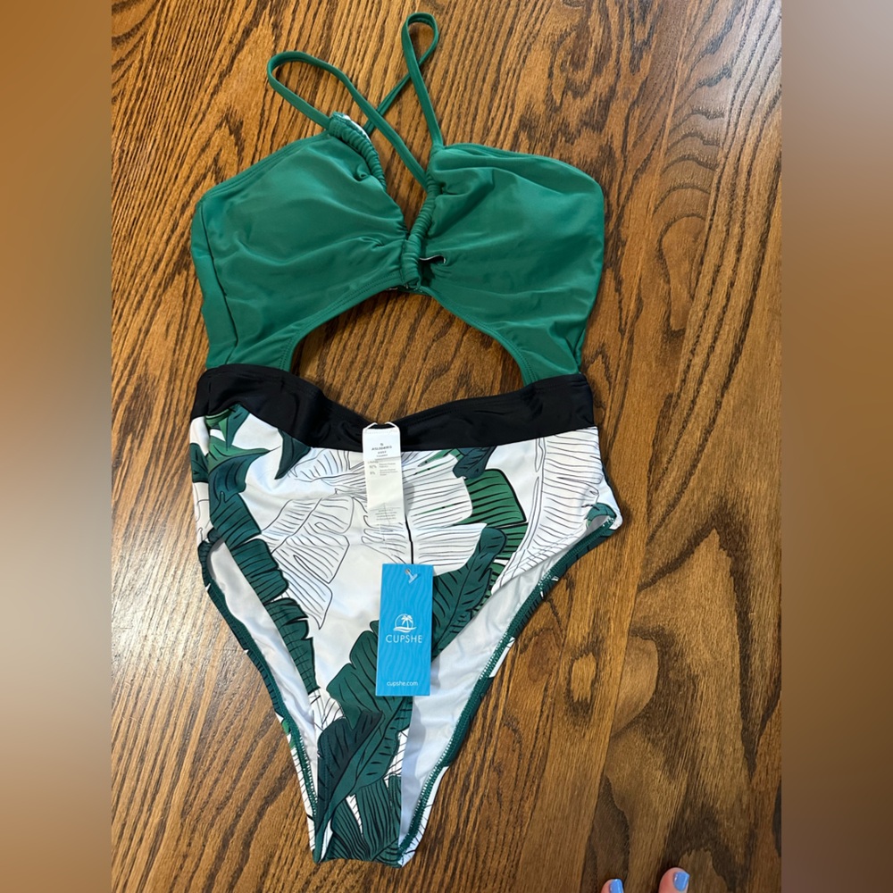 Cupshe Tropical Green and Black Bikini